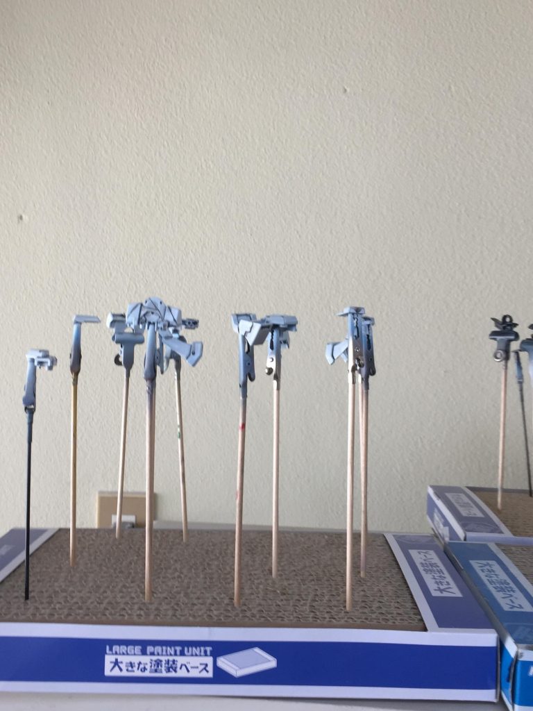 クレオス サーフェイサー グレーを
吹いた 制作工程