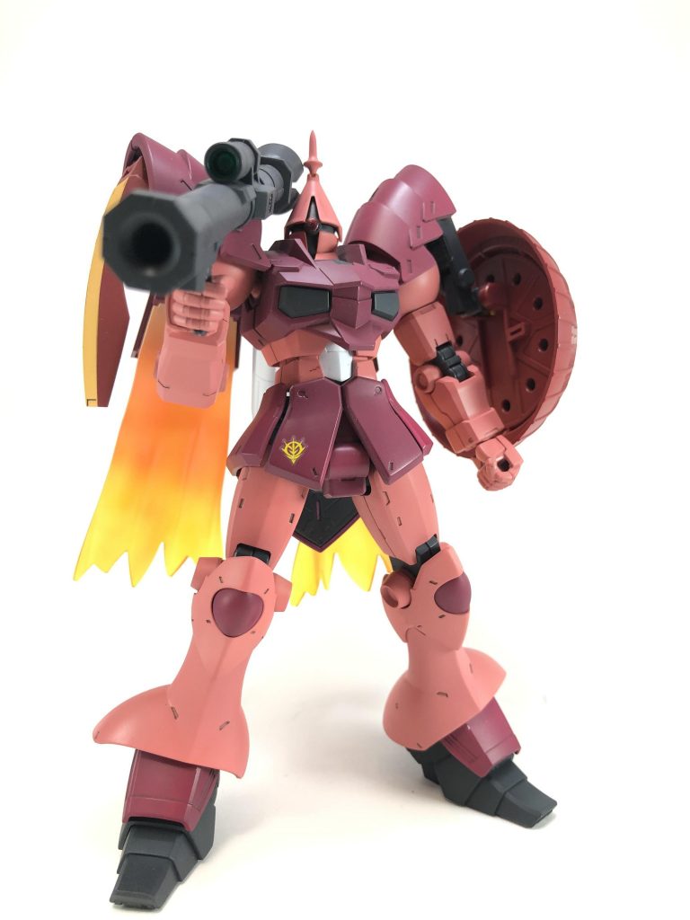 槍と盾だけでは不安であろうと思いバズーカ。ビームライフルなどのビーム兵器はランスに出力をまわすので使用せず実弾で。あとジオンモビルスーツにバズーカ持たせるのが好きなので。