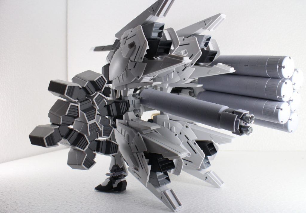 νの試作機なので左右非対称にしました。
なお干渉しかしないので関節の意味はありません。
画像もこれで終わりです。
すくないですがどうぞよろしく