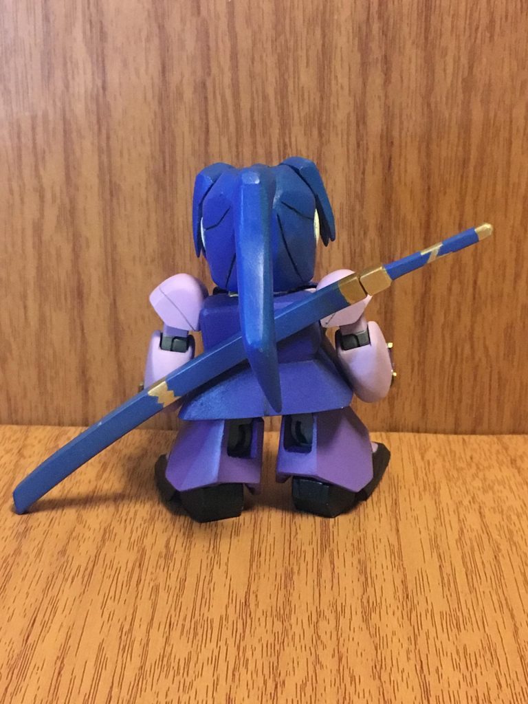 背面から
刀の鞘は磁石接続です