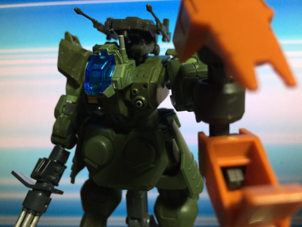 大型クロー。ユーゴーの足ですね。純戦闘機でないとはいえ当たれば痛いでしょう。