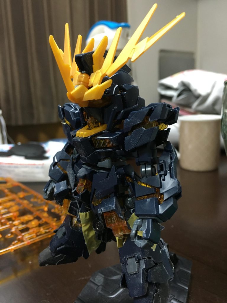 過去作品になります。
いつものごとく、バランスを見ながら調整しているところ

頭部・胸部・肩がSDで、残りがHGとなっております。

頭部はそのままの状態だと、顔が前に出すぎているので1mm後方へ押し込んであります。

胸部・肩はキットのままを使用しています。

腰・足・手は部分的に短縮してあったり、幅増ししてあるところがありますが過去作なので忘れてしまいました＼(^o^)／