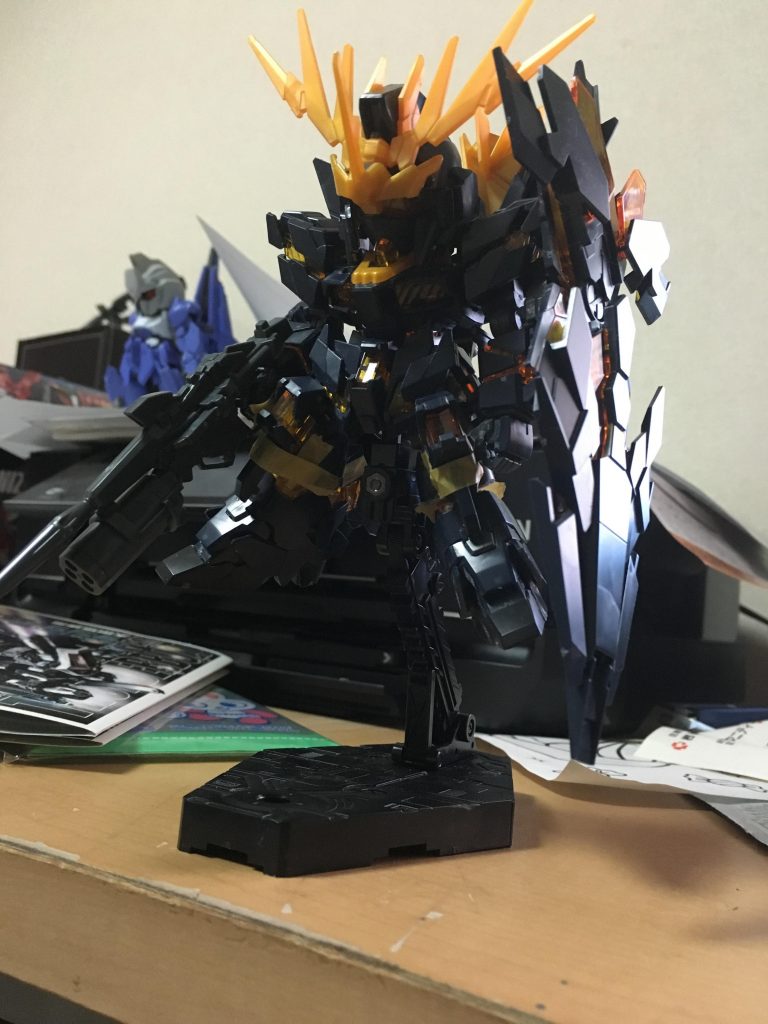 シールドの形状が複雑で小さくできそうになかったので、そのまま流用！

意外と大きいほうが存在感あっていいかもしれません。