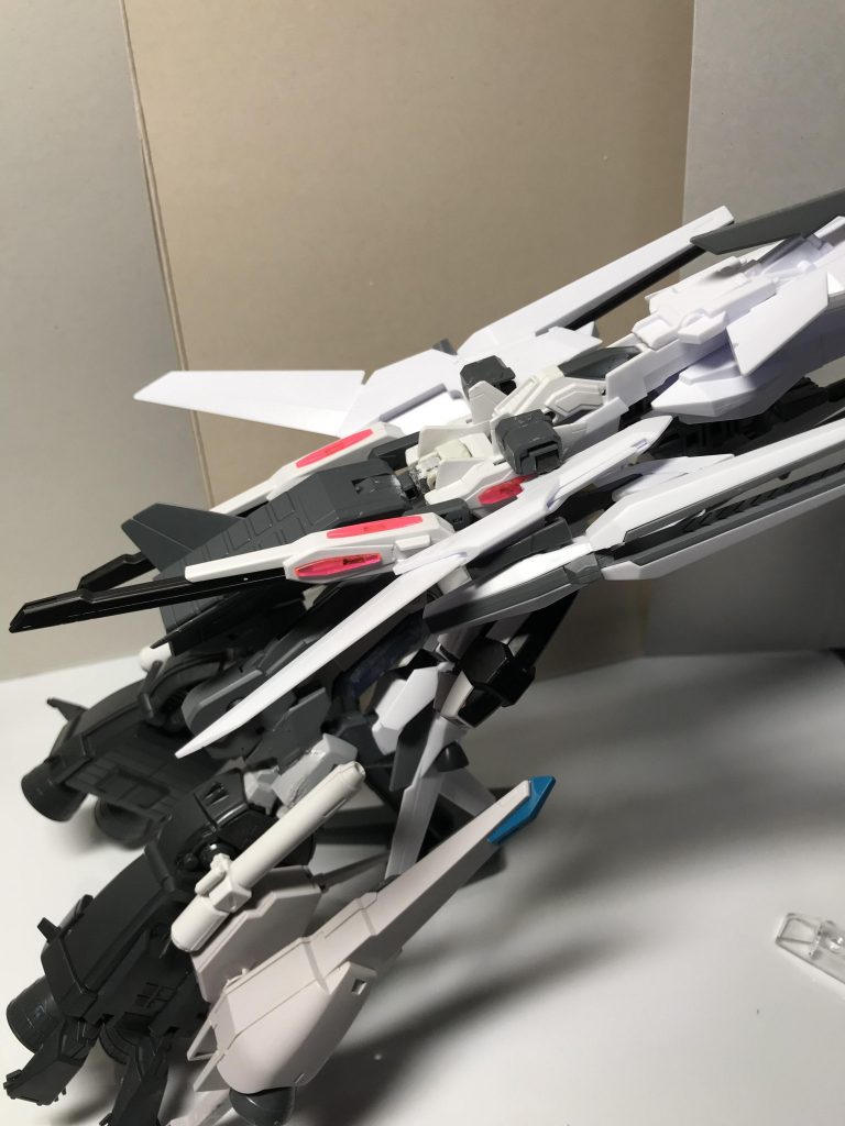 可変できますwただ足が垂れてきますw