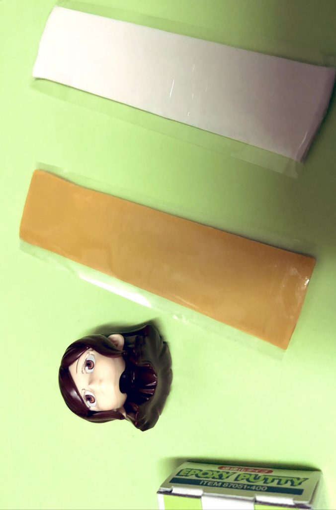 以下製作工程。実は生まれてこの方パテという物を使ったことがなかったので、人生初のパテ造形体験でした。