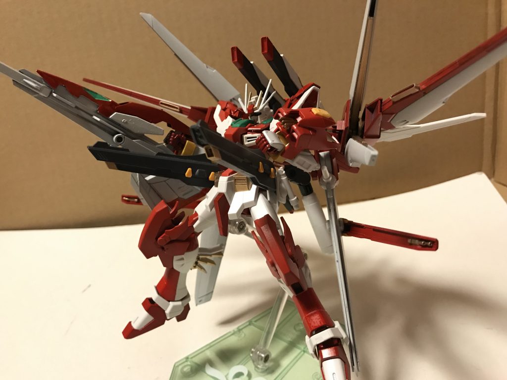 アルティメットフルバースト
エクセリオンセイヴァーの全射撃武器を解放する必殺技の１つ
プロペラントタンクを１本分消費してしまうほどのエネルギーを消費する