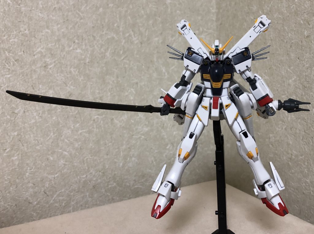 基本的なベースはクロスボーンで所々F91のパーツに差し換え、または増設しています。