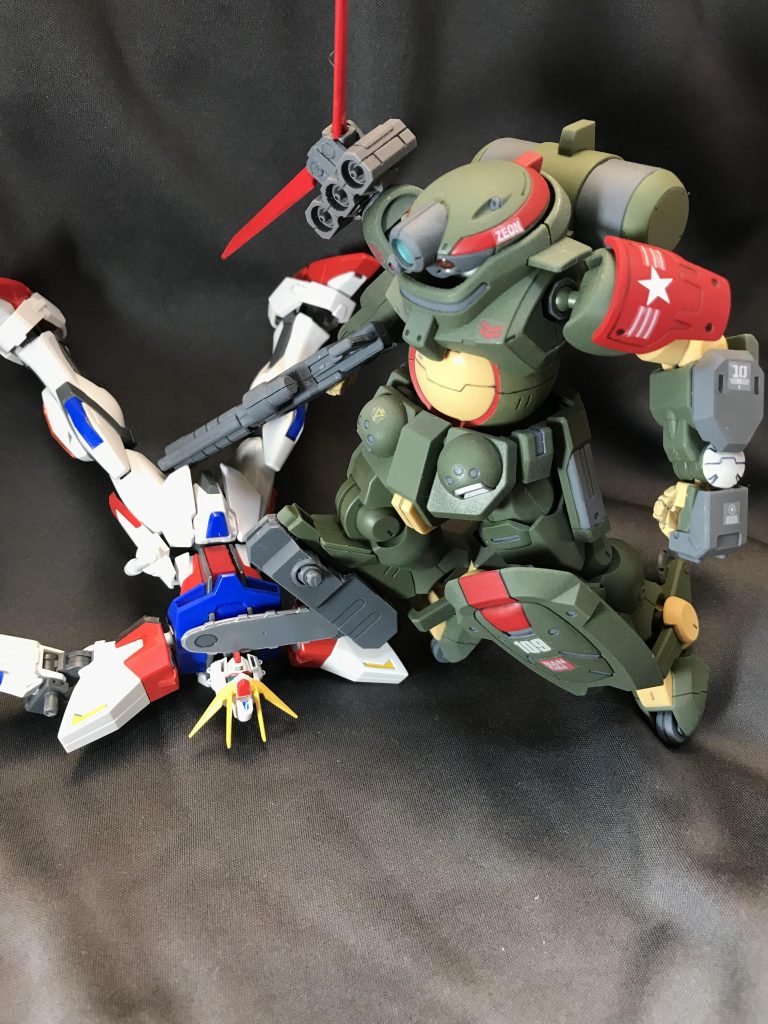 「地獄の断頭台ーーーー！！」
これをしたいが為に右足チェーンソーにしました。
ちなみに左腕は硬度10ダイヤモンドアームで相手ガンプラの顔面パーツを剥ぎとりはしませんが、高トルクパックの技術を応用したハイトルクアームという設定にしてます。


それではまた。