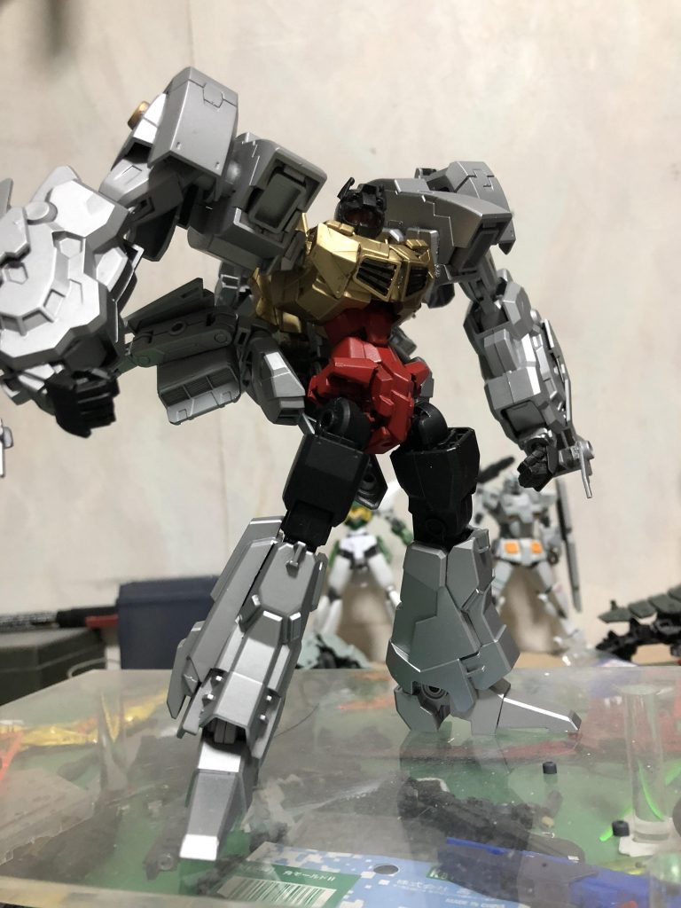 トランスフォーム!!!
グリムロック ロボットモード