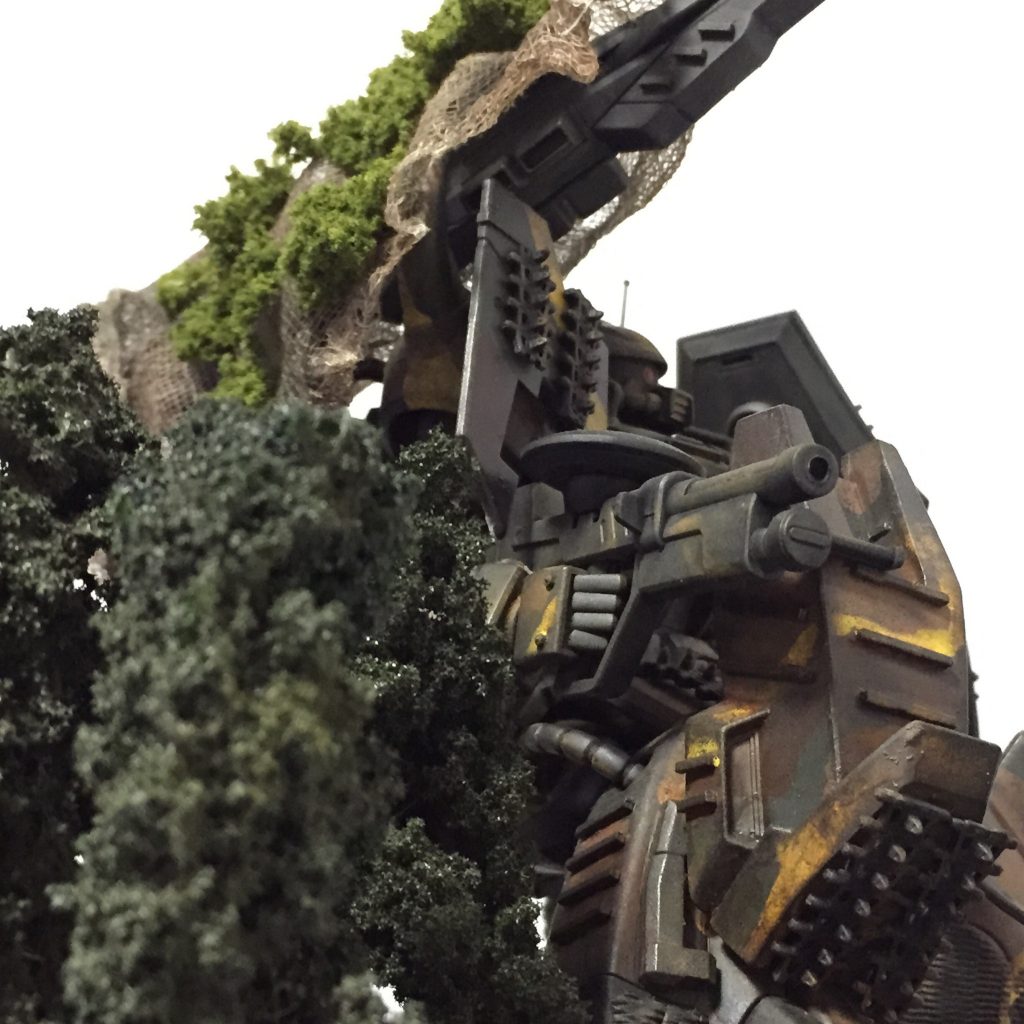 この隠れ潜むアングルがまたたまりませんね〜。ほんとジオラマって作るのは時間かかるし面倒ですけど出来た後の満足感が半端ないですよこれ。