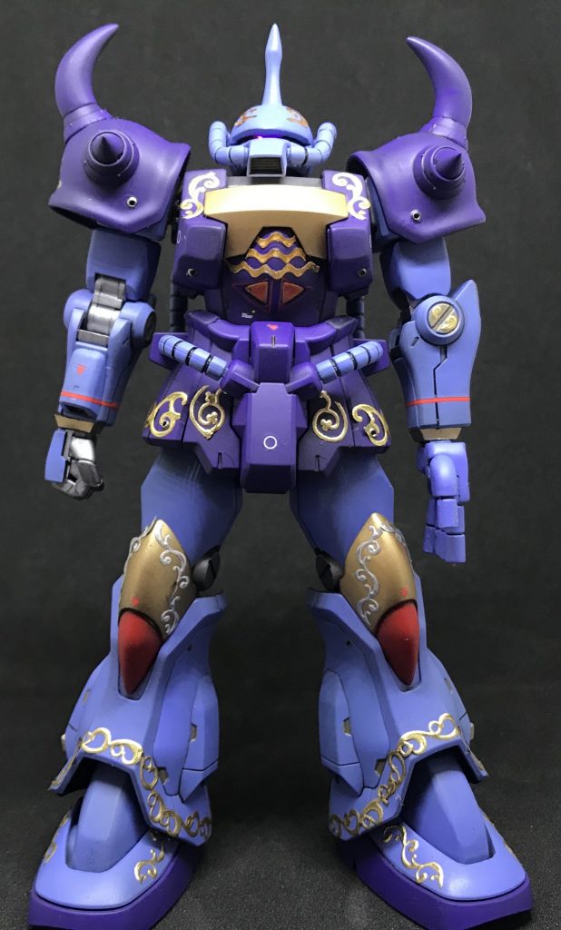 頭部、腕はグフ、胴体、脚部はグフ・カスタムを使用しています。
エングレービングは前に作成したドズルザクと同じようにネイル用のシールを切り貼りして再現しています。