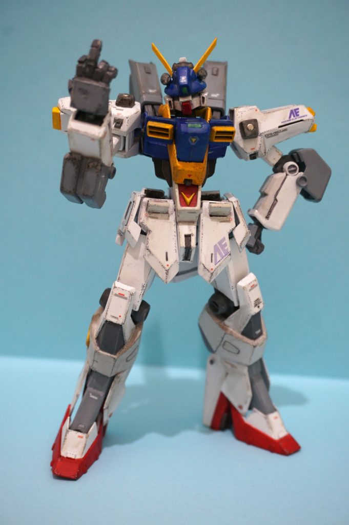 原作ではDガンダムファーストがしたポーズ。『ガンダムゥ！?』