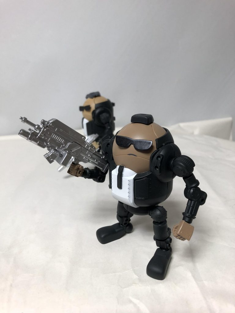 新人エージェント J 
お肌の色濃い目のエージェントJ
ボディはネクタイちょっと彫っただけで後は無改造。