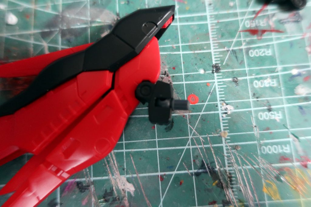 ウイングの接続。思い切ってボールジョイントにしてみた