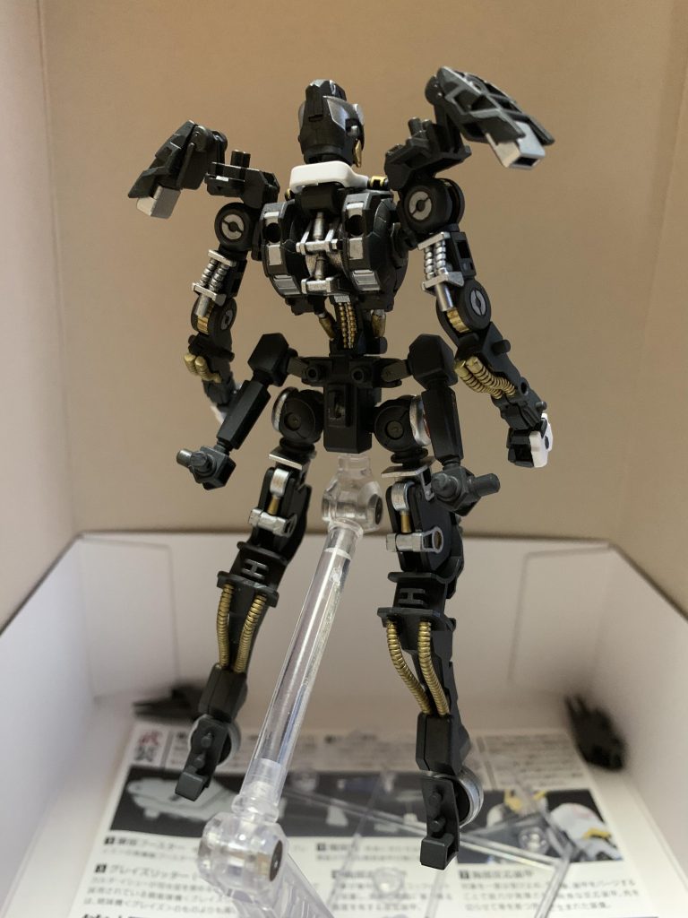 フレーム
今回のフレームは初のツヤ消し仕様で塗ってみました。