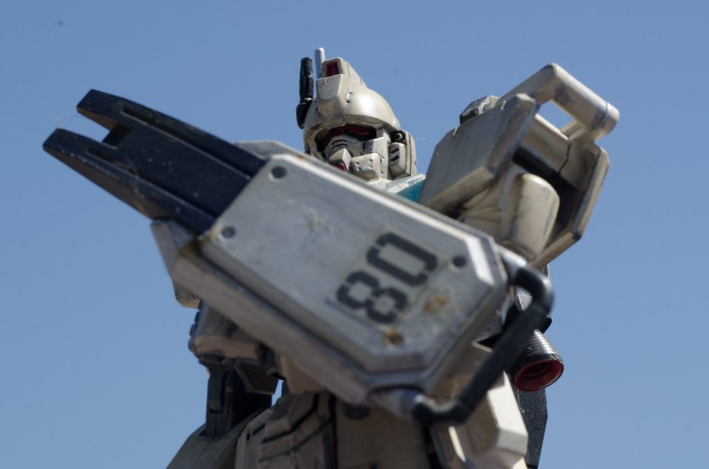 こちらは別の日。下からのアングルと自然光で巨大感を意識しました。