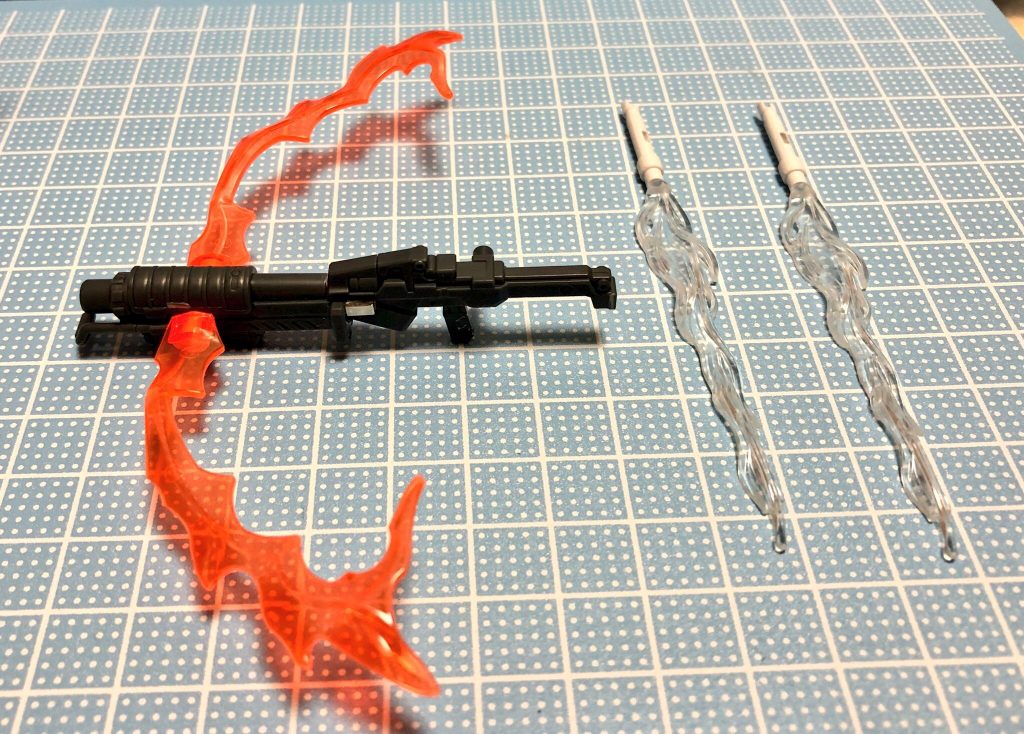 射撃武器も欲しかったのでピーコックスマッシャーを模したそれらしいものを作ってみました。