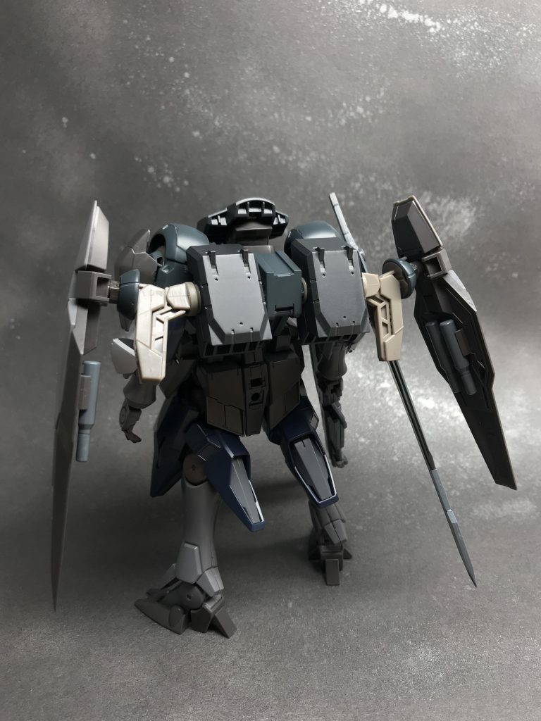 上半身ごつめにしたかったので、あえて下半身は特に追加パーツを付けてません