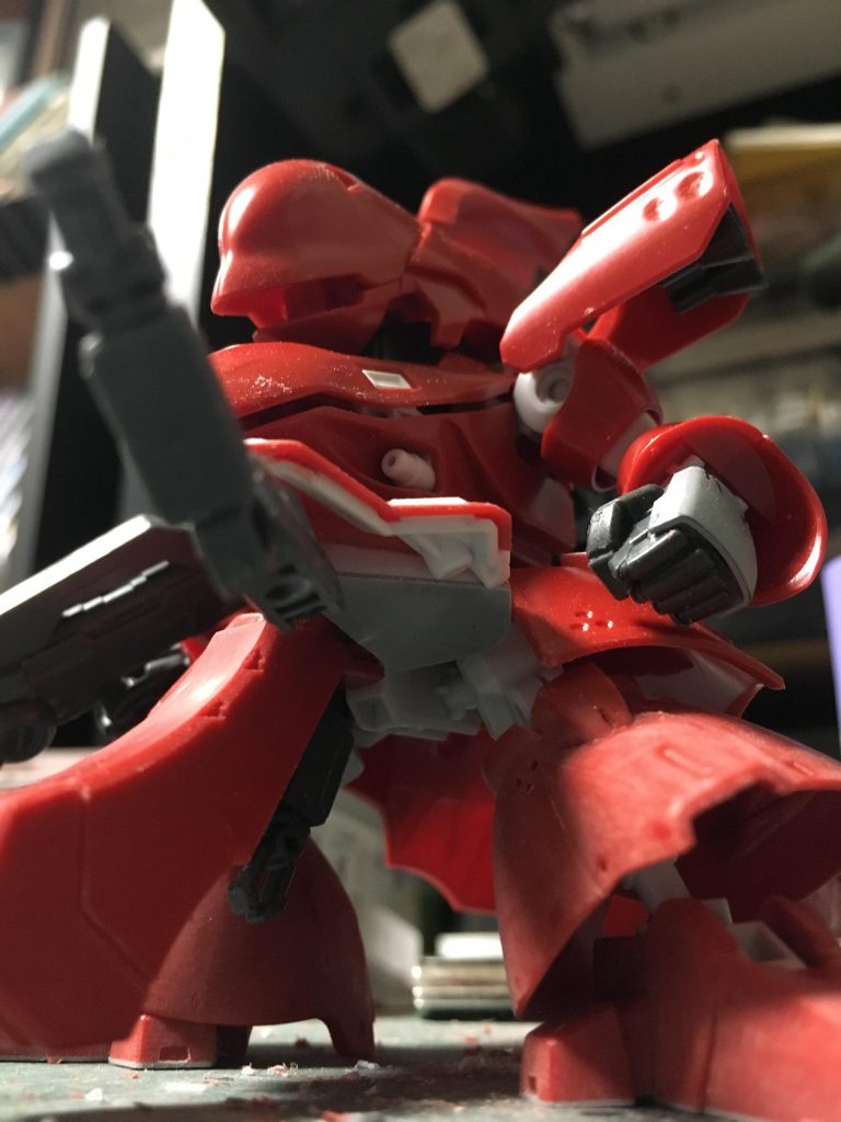 サブアームは割とスムーズに行けました。
地味にフロントスカートを可動化させる方が難しかったです。