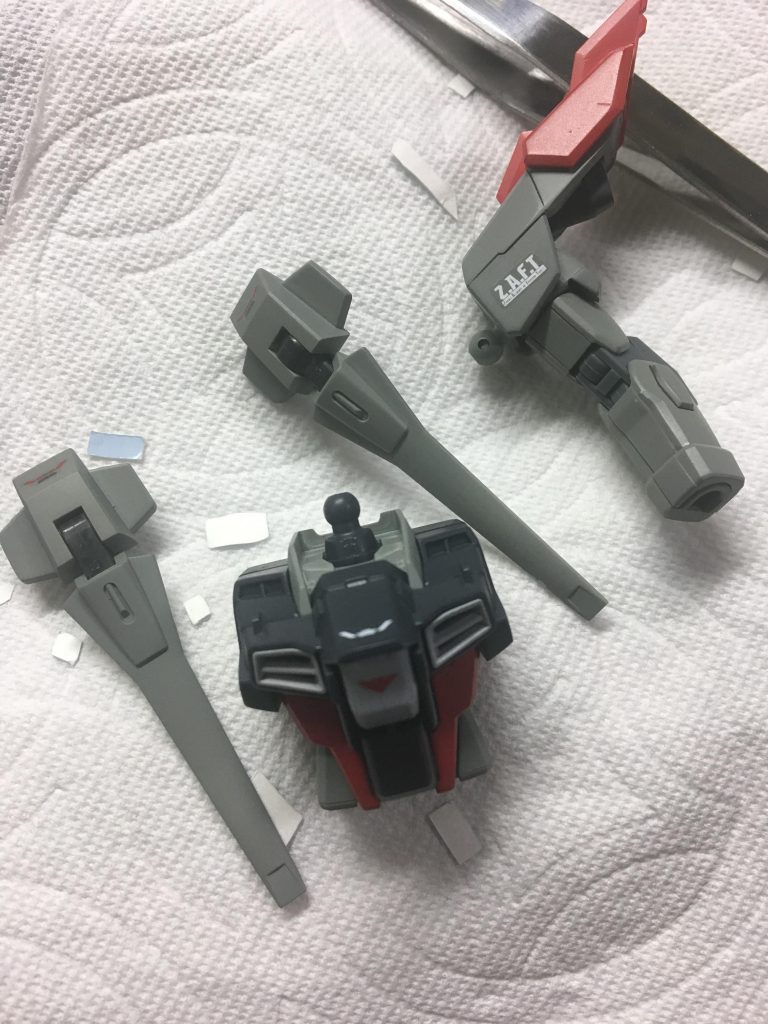 デカール貼り1
今回はデカール少なめで行いました笑