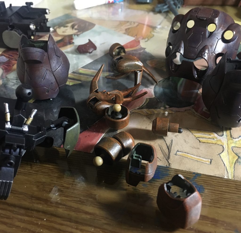 塗装は何色かを重ね塗り。