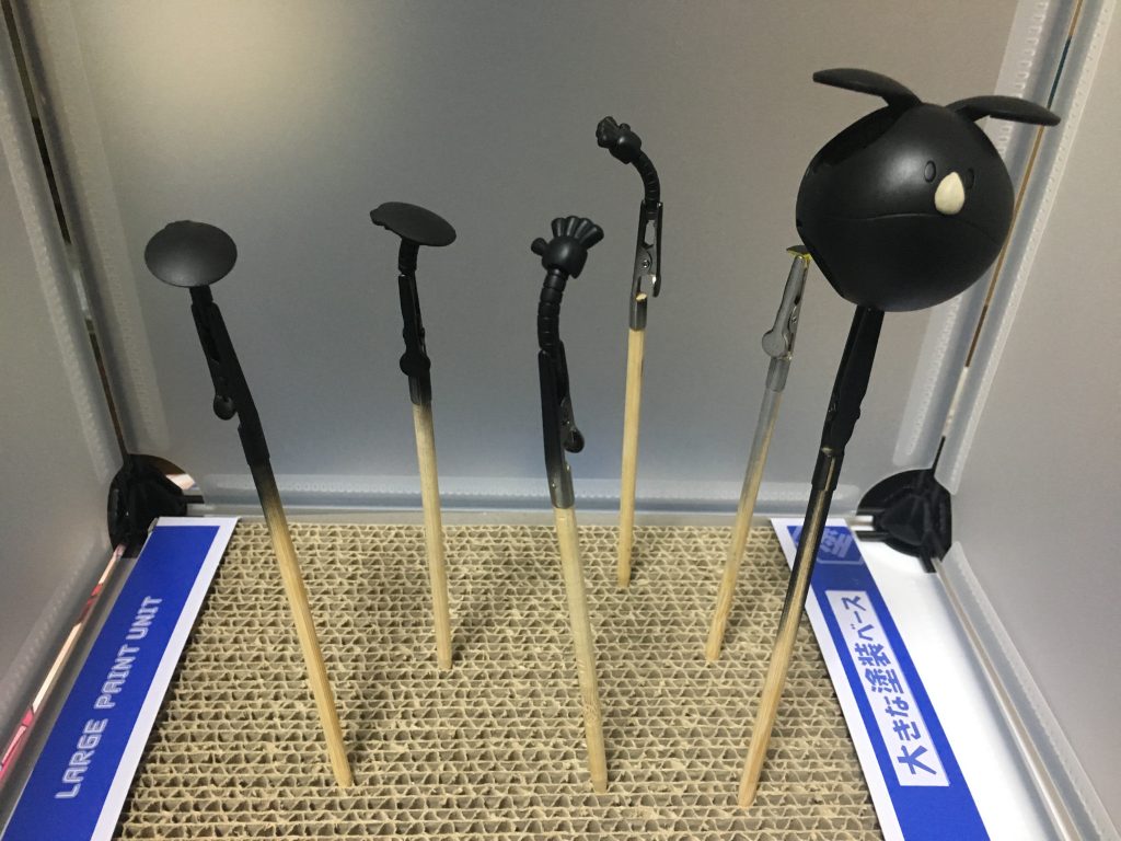 鼻だけはパテでくっつけました。