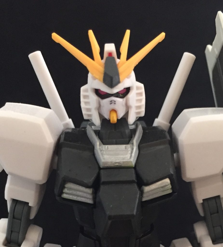 写真では分かりづらいのですが、フェイスはレッドアイです。