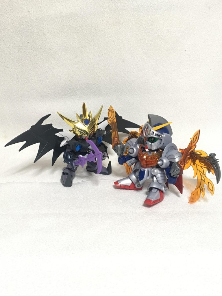 裏切り者、闇の騎士デスサイズ！
リリ姫を石化しラクノアを売った奴。
その正体は親衛隊、氷刃の騎士ディードだった！
裏切り者VS後任騎士！
しかしデスサイズの大鎌攻撃がやや優勢…