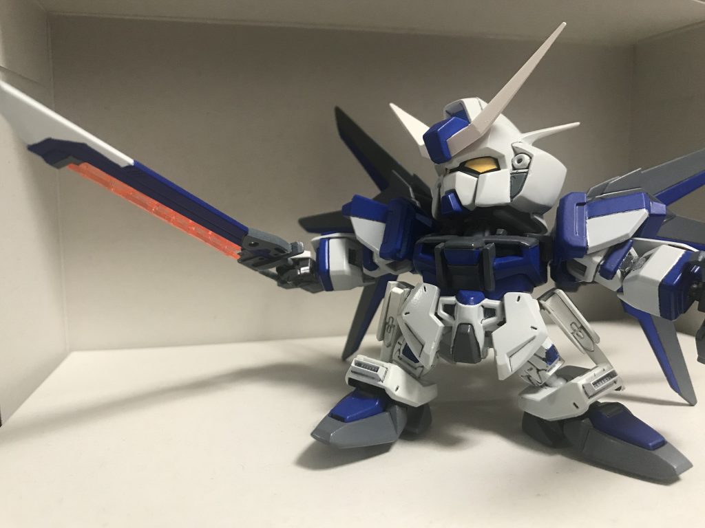 首は短いながらも上を向く事ができます。