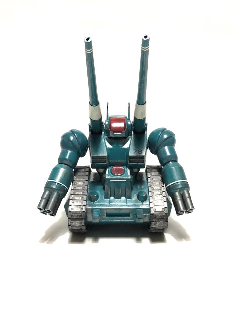 まえ
 
ハヤト「操縦系が上に付いたのはいいけど、一人でうまくやれるかなあ?」
カイ「ようハヤト、大丈夫か?」
ハヤト「カイさんだって一人でやってるんでしょ、できますよ!」
オデッサにて赤外線センサーの見分けしにくいビビットなグリーンで塗装。