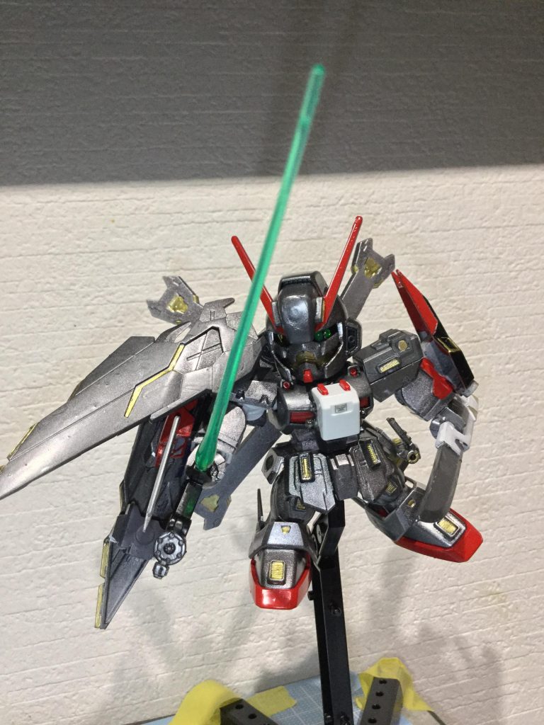 【キャラクター設定】

*ラグロス・マキノ*:通称ラグ。オルガン海賊団の整備士。
オルガン博士の息子で*レイヴ*[フリント参照](https://gumpla.jp/sd/138940)の兄。両親の離婚により母方の姓を名乗る。レイヴと同じ訓練生だったが、レイヴとの模擬戦で勝利したのちに行方不明になる。MSの操縦技術とセンスは高かったが闘争心が無く皆からポンコツ扱いをされていた。

*クレア・イーゼル*:オルガン海賊団のコック。ザンスカール帝国に夫を殺害され、レオナに助けられる。身寄りが無い事から海賊団に居座り調理担当になった。

*ジーン*:元ストリートチルドレンでザンスカール帝国に見せしめでギロチン処刑される所をレオナに保護される。

レオナ、レイヴ、オルガン博士は[XM-10C フリントカスタム](https://gumpla.jp/sd/138940)参照お願いします。