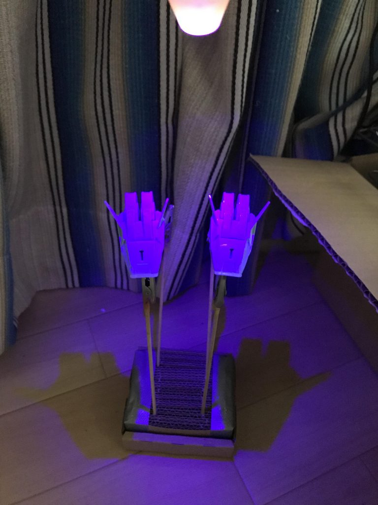 この通りの結果(>_<)
うーん、成型色もありあんまり違いがわからない…
塗り重ねて厚塗りしないと違いがわからないのかな〜
これが廃番となる理由だったのかもf^_^;