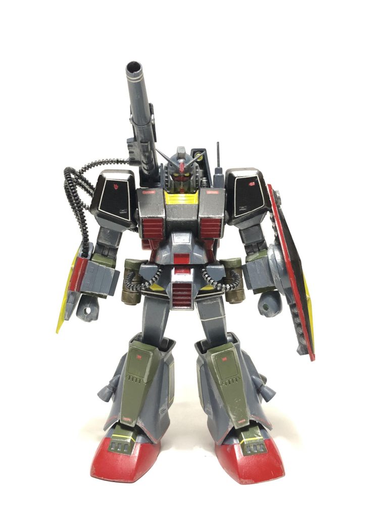 まえ
 
「ようやく完成したぜ！これがパーフェクトガンダムだ！」
 
今回リアルタイプにしてみました☆
 
アゴだけ引いて取り付け
あとは無改造です。