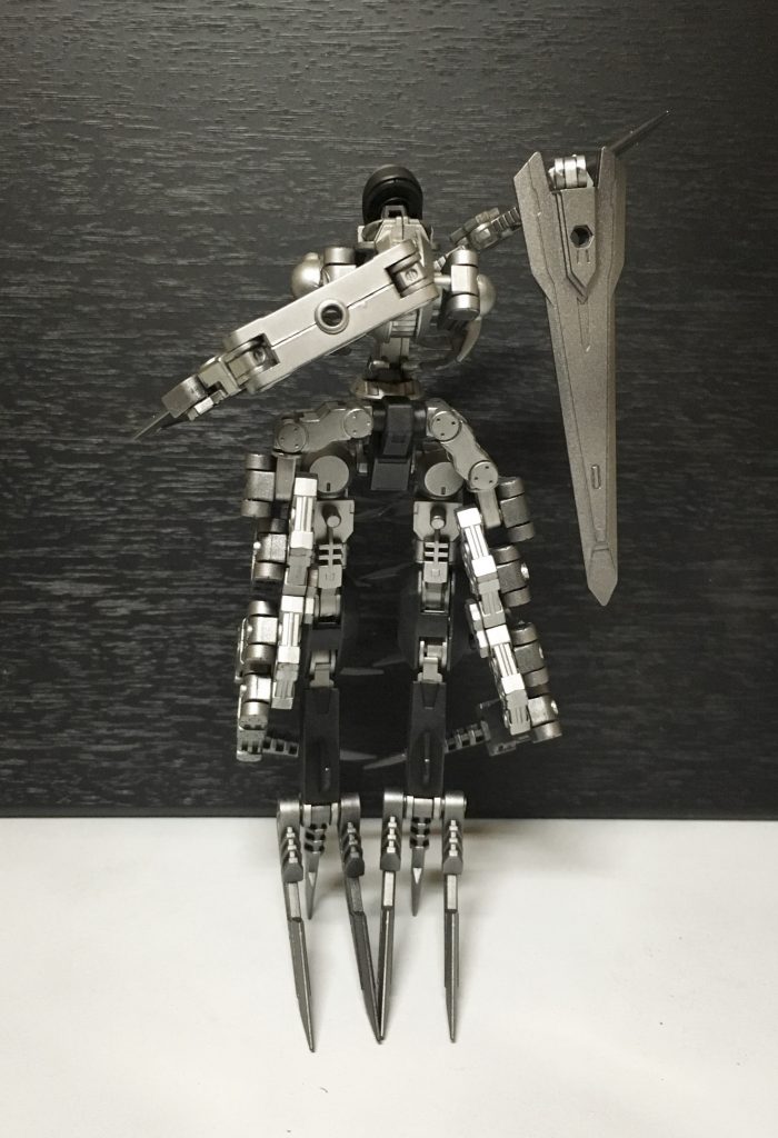 僅かばかりの時が流れ、ギャラルホルン上層部が正式に阿頼耶識システム等の有機デバイスシステムを禁忌とする声明を発表
その禁忌により多数の犠牲を生み出した本機は、その存在ごと隠蔽されたのだった