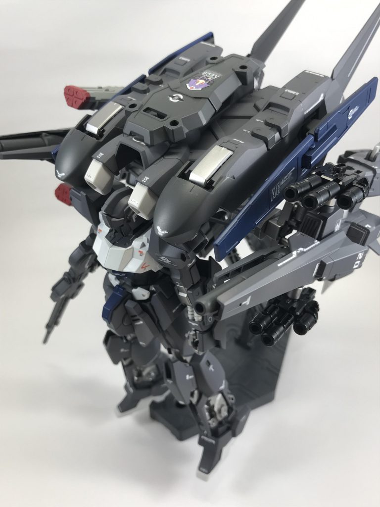 上から撮影した写真。
機体構成としては、ブースターモジュールに百万式がブラ下がっている感じですね。