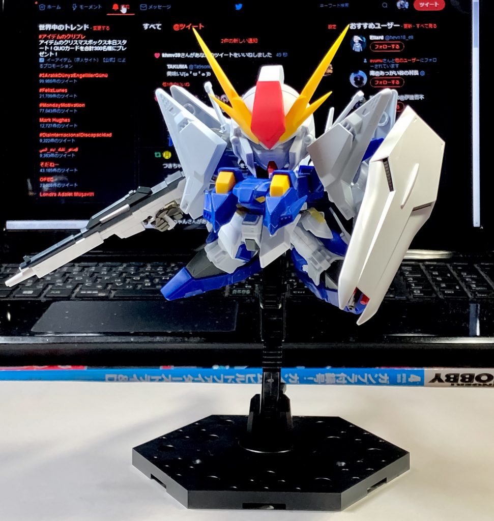 大まかなアウトラインの確認
元々ボリュームのあるキットなのでHGのパーツを流用してもそこまで違和感は無いと思います。