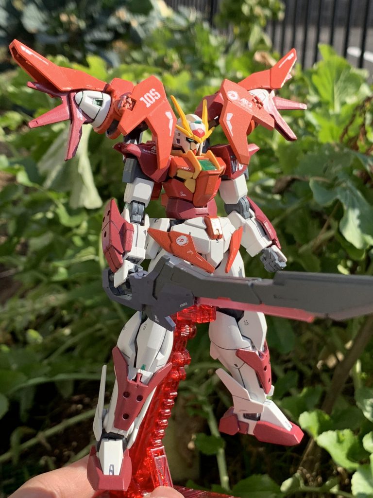 お決まりの草背景。