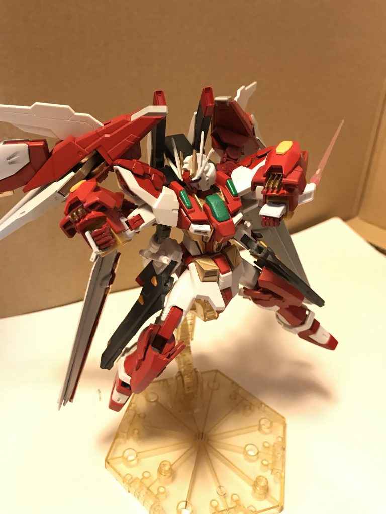 ガントレットセイヴァー
エクセリオンセイヴァーの腕部に装着された複合兵装でビームシールドやディスティニーに搭載されたブラストナックルも使用可能で膝にはディバインセイヴァーで採用されたビームサーベルが搭載されている