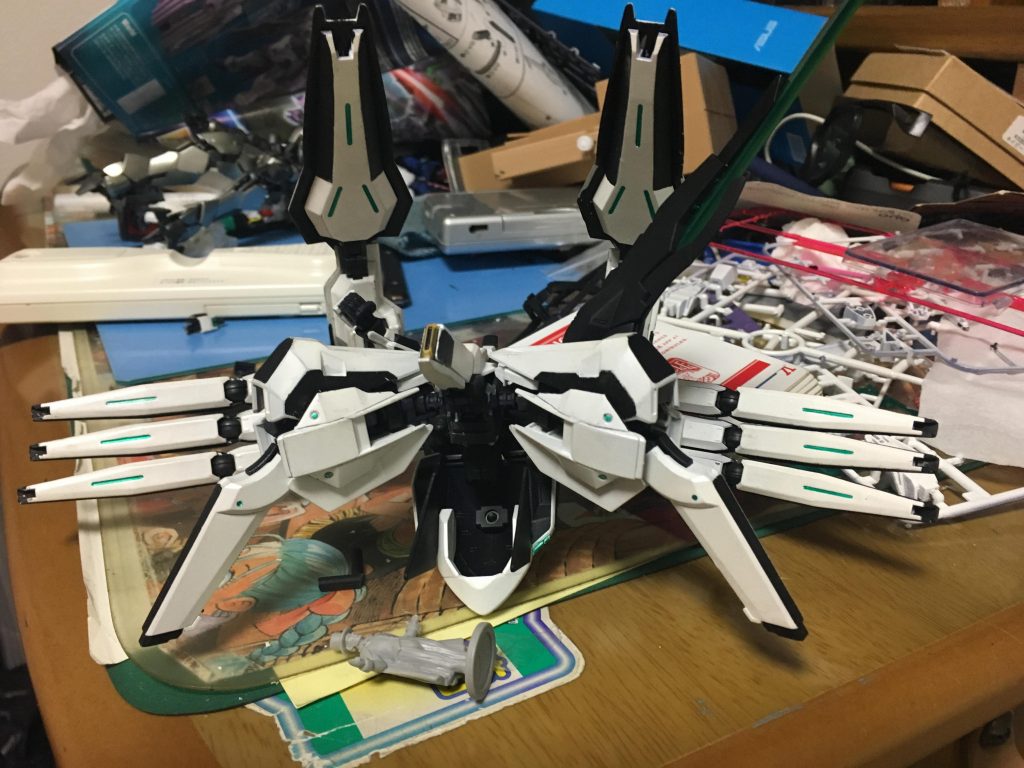 下から見ると完全にカニ🦀
塗装、ミキシング、その他諸々全て初めての機体なので愛着がすごいです笑。一応改修案はあるしリタッチをしなきゃいけないのでもっとマシになったらまた上げたいなぁ