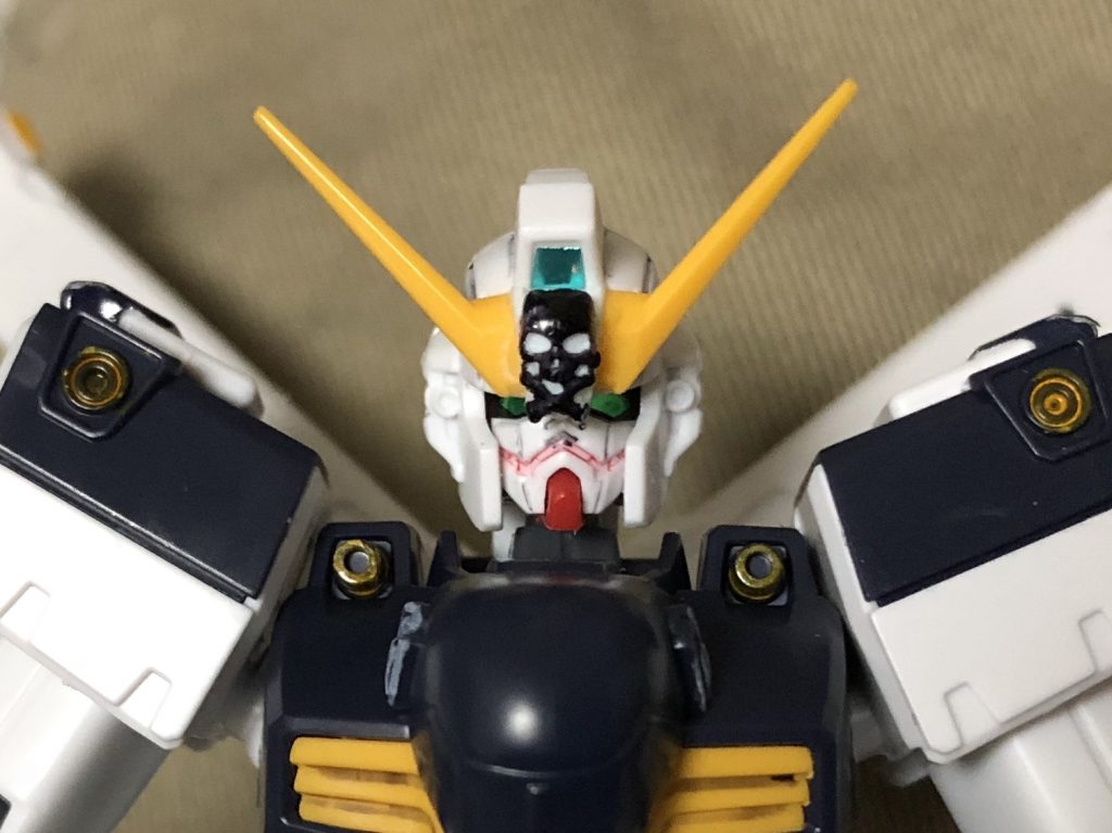 ヘッドはF91のものですがマスクはクロスボーンの物になっています。