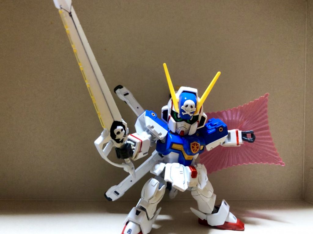 こちらもビームシールドと組み合わせて。
どちらもキットのサイズと比べて大きめなためよりいい具合に目立ちます。