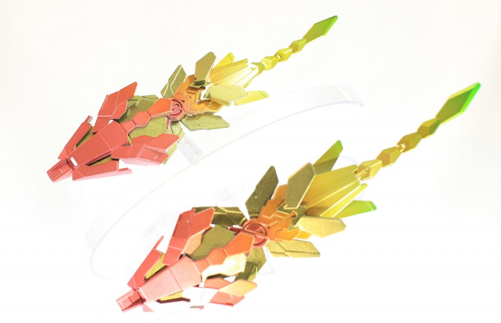 アームドアーマーDEには赤~黄~緑の三食のグラデーション塗装を行いました。