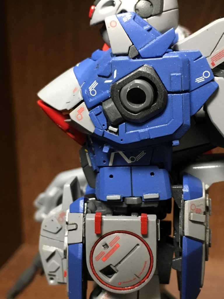 脇下です。ほこりまみれですね笑