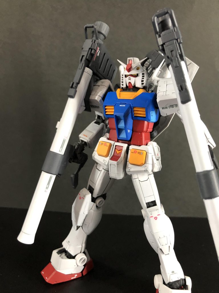 最終決戦風に。これがやりたくてHGのガンダムのバズーカを色分けしました。逆にRGのほうは色分けを減らして少し楽に。