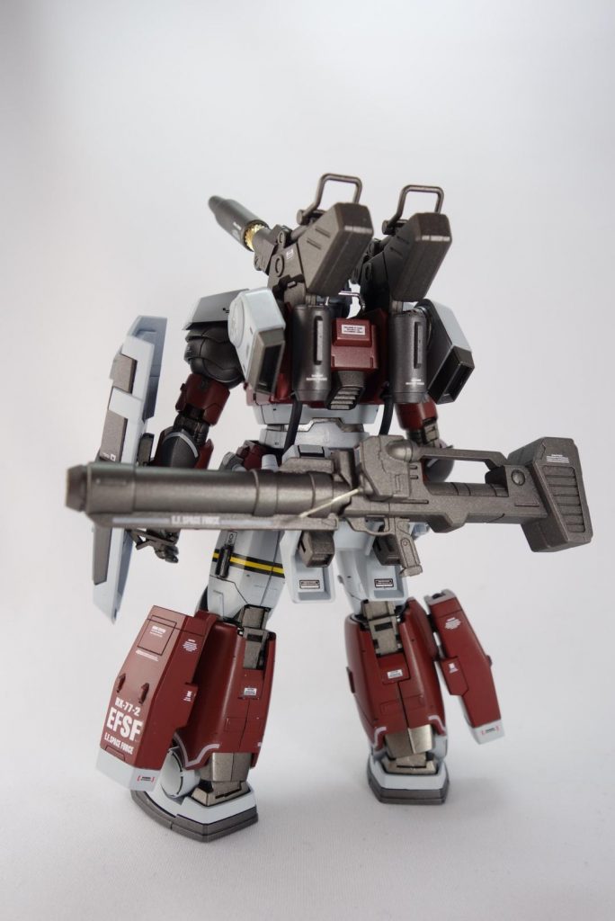 けつバズーカは男のロマンですよね。ネオジムなのでビームライフルをマウントすることも出来ます。
足や背中の追加バーニアはジャンクパーツの寄せ集めなのでなんのパーツか忘れました。