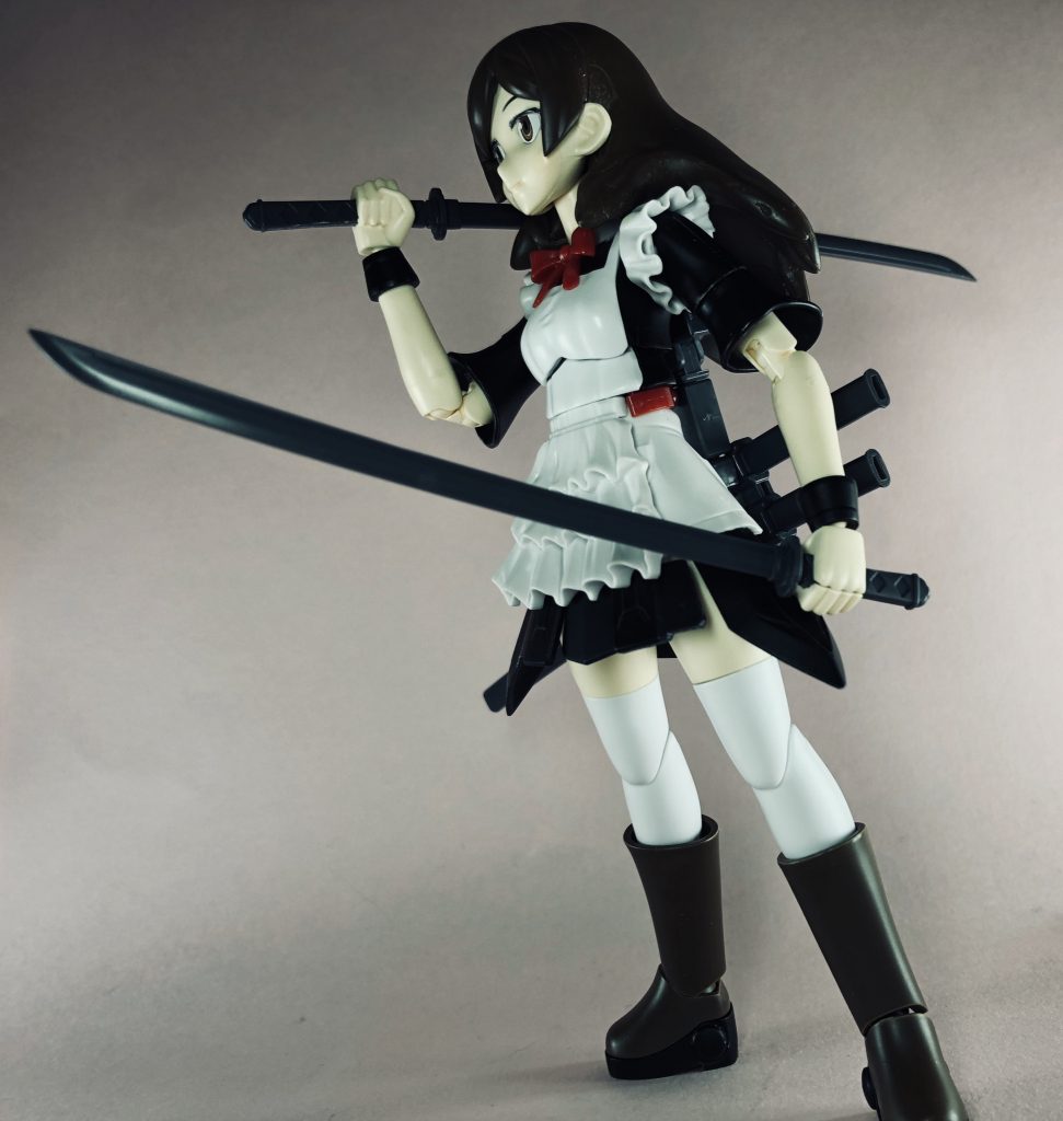 ｢孤島サスペンスホラー｣のメイドさんは「館の女主人」に絶対の忠誠を誓っている……との事なので、きっと武芸百般に通じ二刀流も使いこなすに違いない。お前のメイドさん像どうなってんだ？