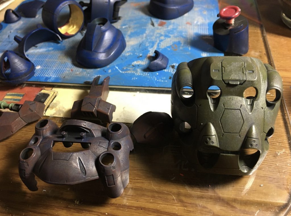 塗装は何色かを重ね塗り。