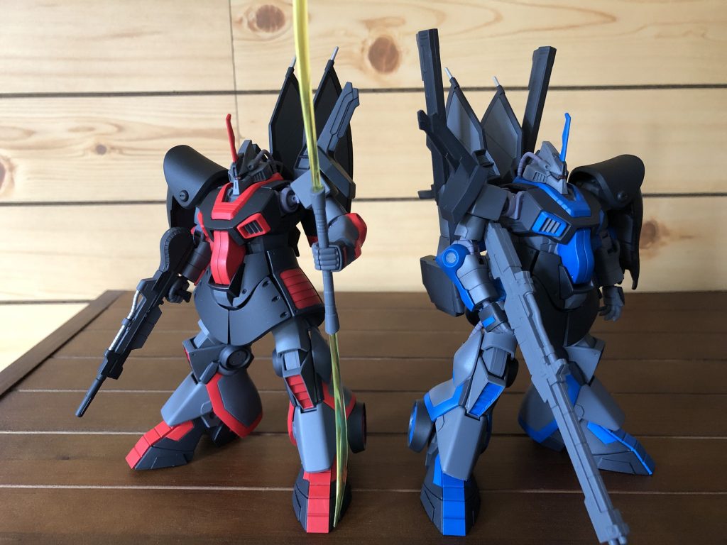 フロント
肩を入れ替えて対照になるようにしてみました。