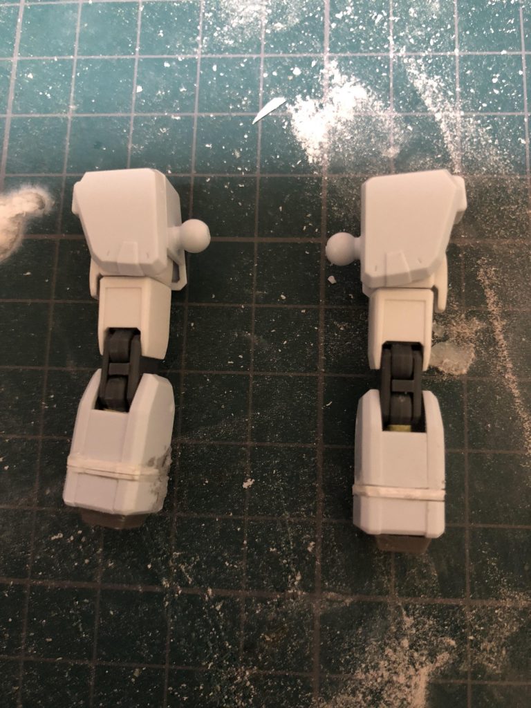 腕部も同じくプラ板で延長しました。