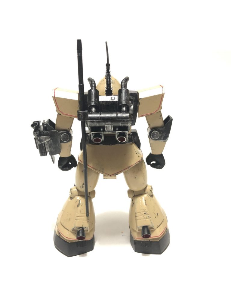 うしろ
Theマッチョ!!
ドムとは違ったシルエット